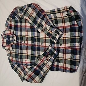 American Eagle Flannel Button Up Shirt Mens Size Medium RN#54485 Soft Plaid